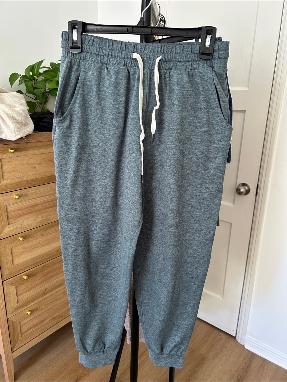 Feat Joggers. Size Small. 24” inseam. Excellent Condition.